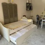 Peaceful Seaside Getaway 500 M From The Beaches 아파트 앙티브