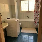 아파트 Peaceful Seaside Getaway 500 M From The Beaches *