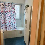 Peaceful Seaside Getaway 500 M From The Beaches 아파트 *