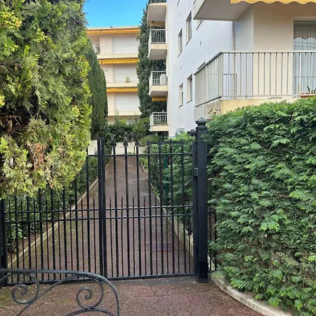 Apartman Peaceful Seaside Getaway 500 M From The Beaches *