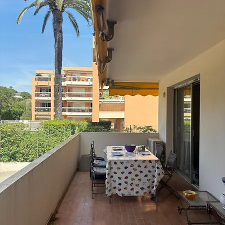 Apartman Peaceful Seaside Getaway 500 M From The Beaches