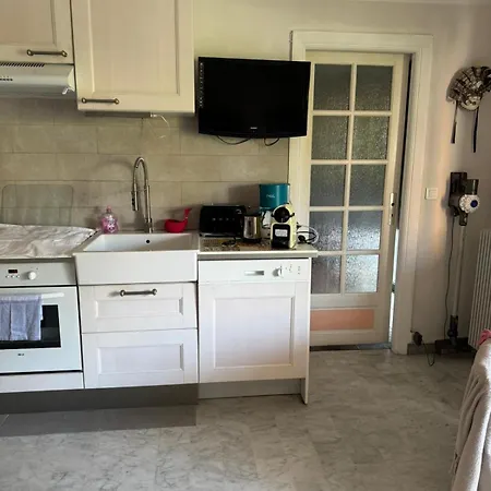 Peaceful Seaside Getaway 500 M From The Beaches 앙티브