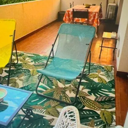 Apartman Peaceful Seaside Getaway 500 M From The Beaches