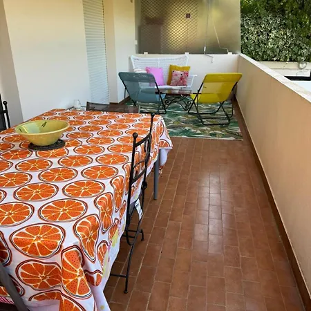 아파트 Peaceful Seaside Getaway 500 M From The Beaches *