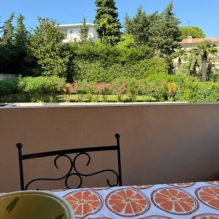 Peaceful Seaside Getaway 500 M From The Beaches 앙티브