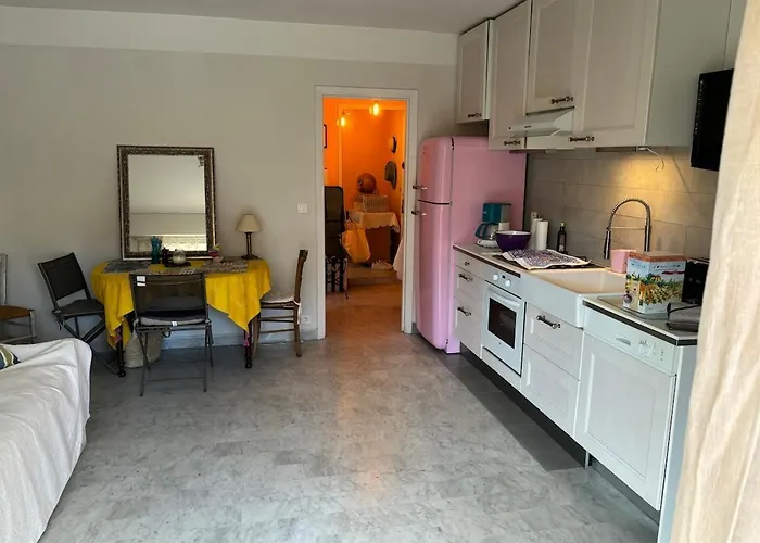 Peaceful Seaside Getaway 500 M From The Beaches *